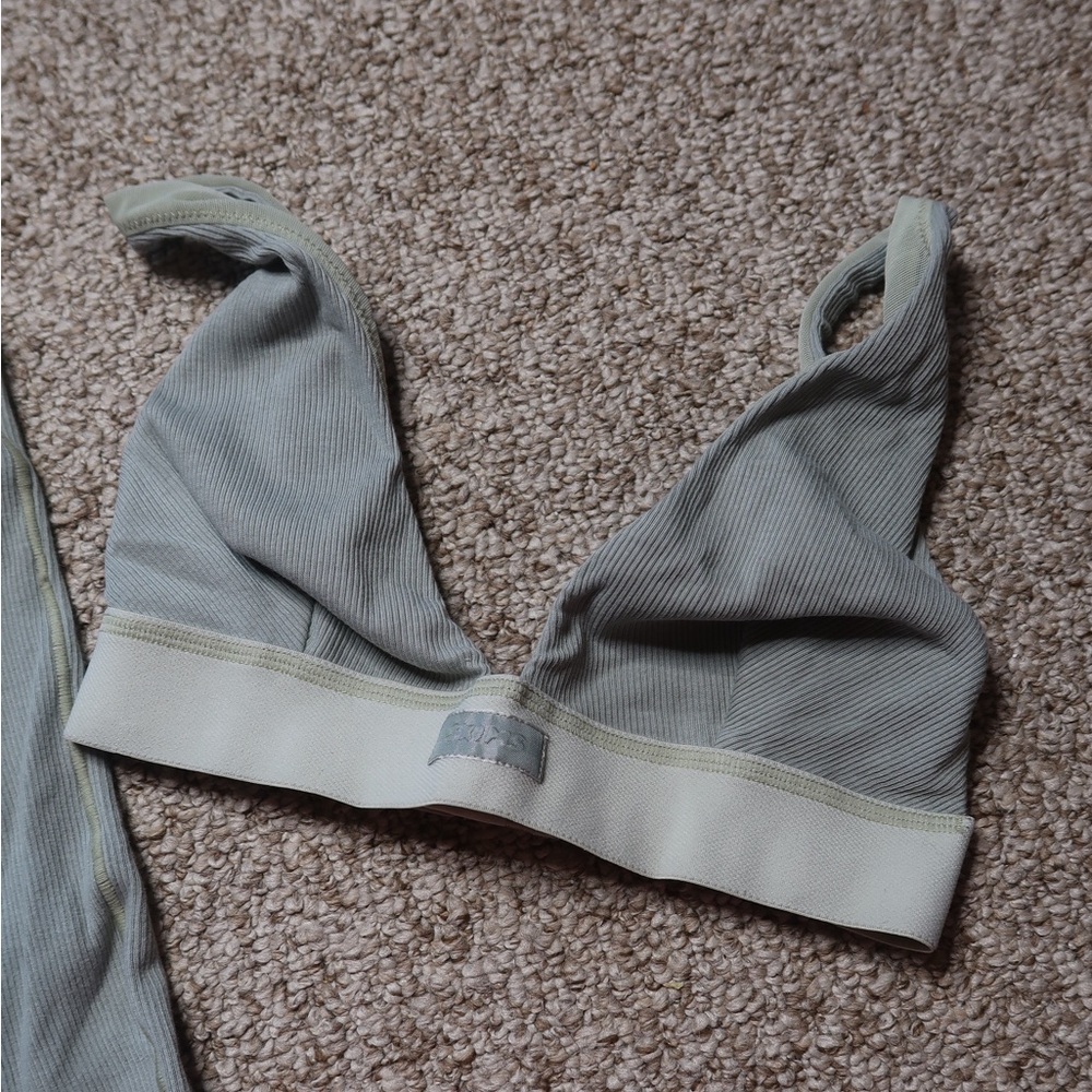 Skims “mineral” bralette and short set - Picture 3 of 6